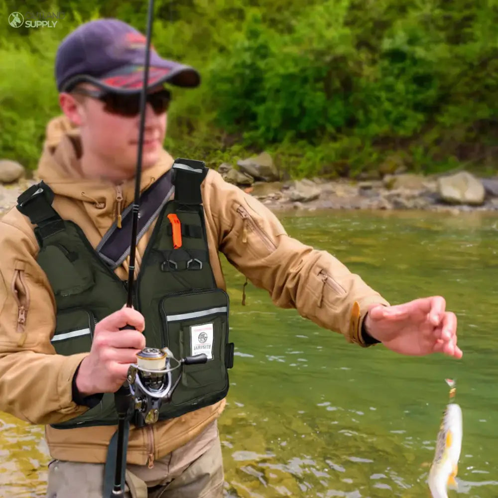 Multi-Pocket Fishing Vest – Lightweight & Durable